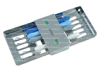 Vassoio contenente 4 strumenti in Titanio Easy-Color per implantologia